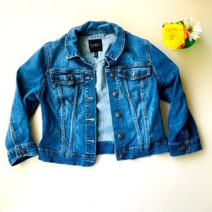 Cropped jean jacket 🌻